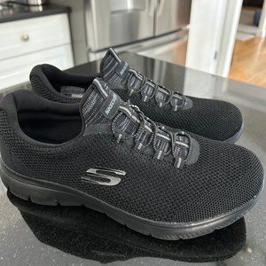 Skechers Women's Summits Sneaker 7.5 Wide NEW!